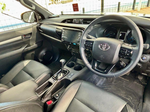 Toyota Hilux 2.8 Legend 55 4x4 DC A/T in Namibia