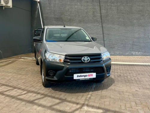Toyota Hilux 2.4 GD - S AC in Namibia