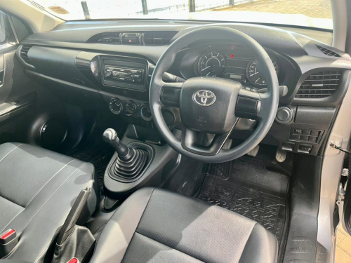 Toyota Hilux 2.4 GD - S AC in Namibia