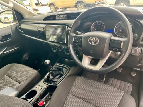 Toyota Hilux 2.4 DC SRX 4x4 in Namibia