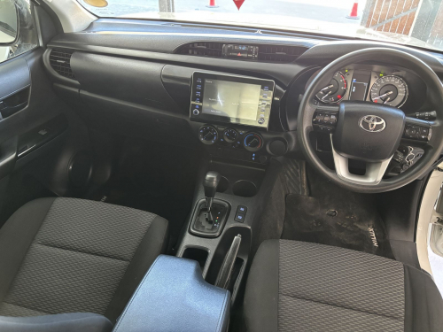 Toyota Toyota Hilux Ex/cab 2.4 A/t 2x4 in Namibia