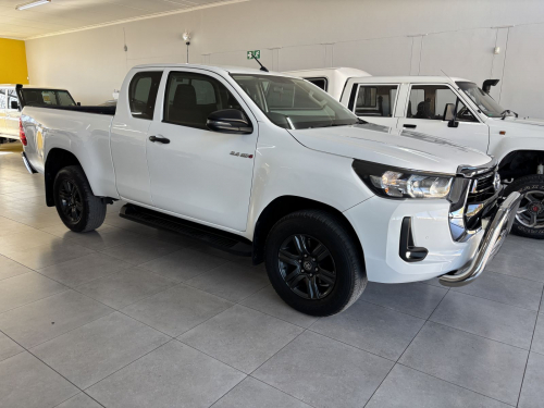 Pre-owned Toyota Toyota Hilux Ex/cab 2.4 A/t 2x4 for sale in 