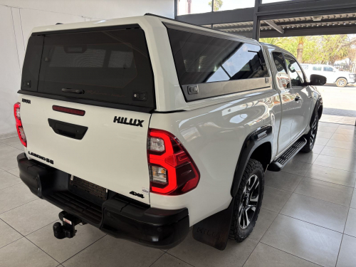 Toyota Hilux Legend 55 Ex/cab 4x4 A/t 2.8 in Namibia