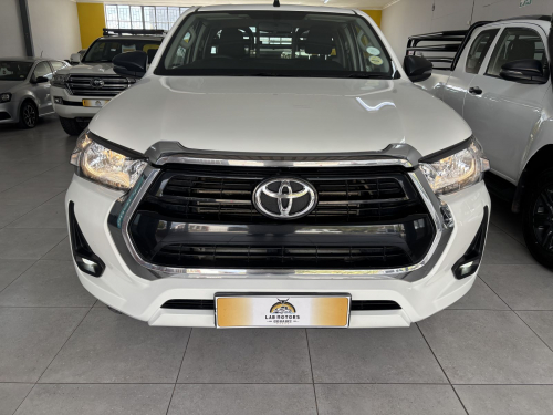 Toyota Hilux Ex/cab 2.4 Raider M/t in Namibia