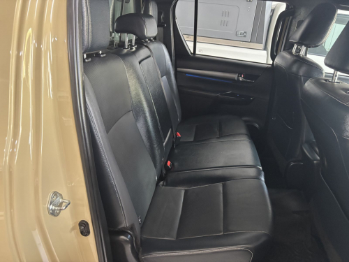 Toyota Hilux Legend 2.8 4x4 A/t D/cab in Namibia