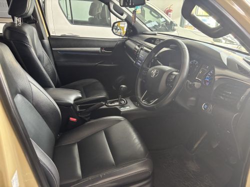 Toyota Hilux Legend 2.8 4x4 A/t D/cab in Namibia