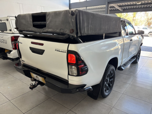 Toyota Hilux 2.4 Ex/cab 2x4 M/t in Namibia
