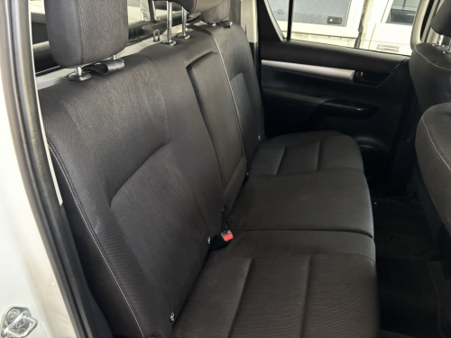 Toyota Hilux 2.4 D/cab 4x4 A/t in Namibia