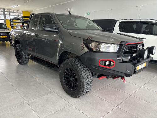 Pre-owned Toyota Hilux 2.4 Ex/cab 2x4 M/t for sale in 