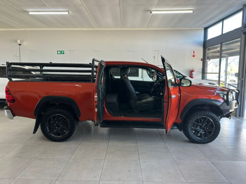 Toyota Raider Ex/cab 4x4 A/t 2.8 in Namibia