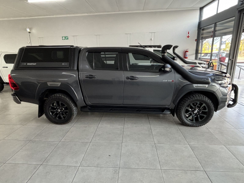 Toyota Hilux 2.8 Legend D/cab 4x4 A/t in Namibia