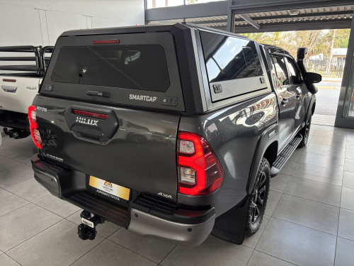 Toyota Hilux 2.8 Legend D/cab 4x4 A/t in Namibia