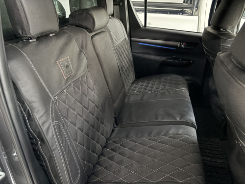 Toyota Hilux 2.8 Legend D/cab 4x4 A/t in Namibia