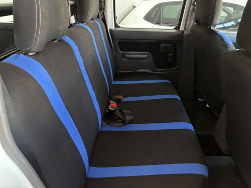 Nissan NP 300 D/cab 4x4 M/t 2.5 Diesel in Namibia
