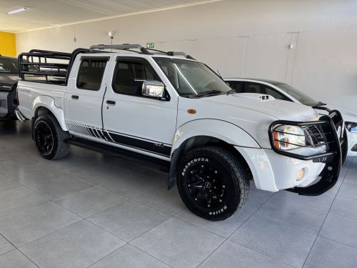 Pre-owned Nissan NP 300 D/cab 4x4 M/t 2.5 Diesel for sale in 