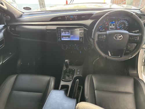Toyota Hilux Legend 2.8 Ex/cab 4x4 A/t in Namibia