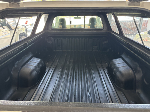 Toyota Hilux S/cab 2.4 2x4 M/t in Namibia