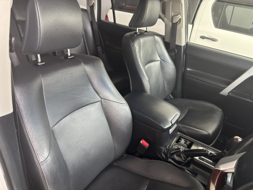 Toyota Prado VX 3.0 Diesel A/t 4x4 in Namibia