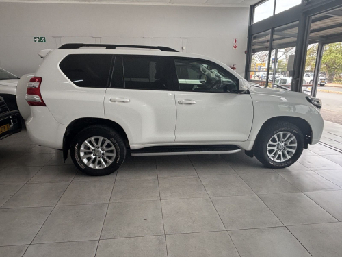 Toyota Prado VX 3.0 Diesel A/t 4x4 in Namibia