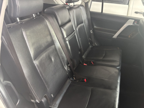 Toyota Prado VX 3.0 Diesel A/t 4x4 in Namibia