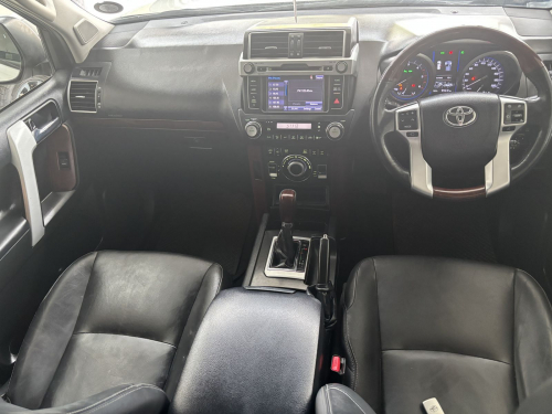 Toyota Prado VX 3.0 Diesel A/t 4x4 in Namibia