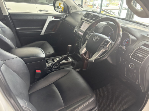 Toyota Prado VX 3.0 Diesel A/t 4x4 in Namibia
