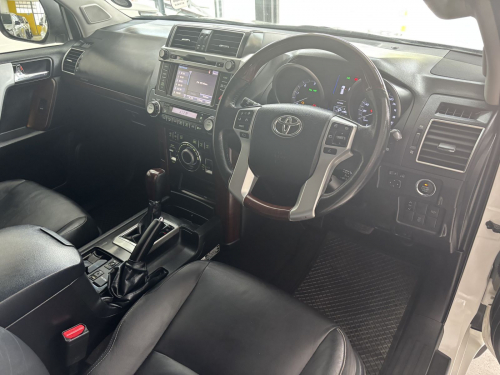 Toyota Prado VX 3.0 Diesel A/t 4x4 in Namibia
