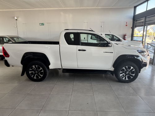 Toyota Hilux Legend 55 Ex/cab 4x4 A/t 2.8 in Namibia