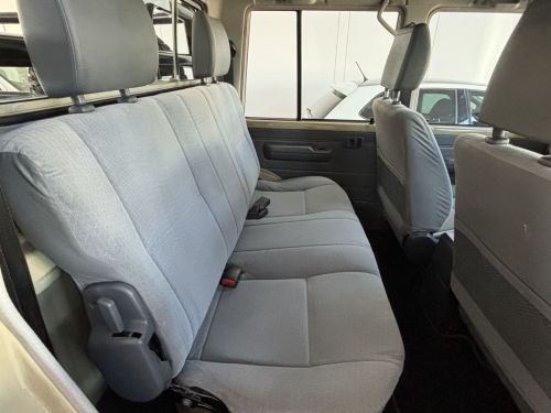 Toyota Land Cruiser D/cab 4.0 V6 M/t in Namibia