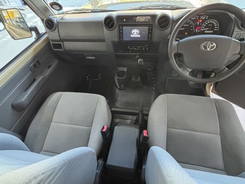 Toyota Land Cruiser D/cab 4.0 V6 M/t in Namibia