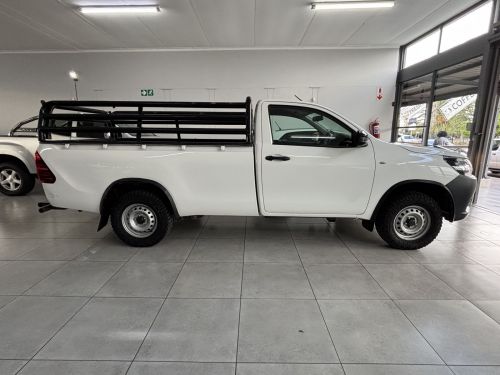 Toyota Hilux 2.4 S/cab A/c 2x4 in Namibia
