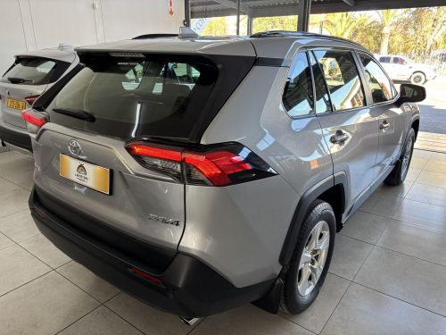 Toyota Rav 4 2.0 M/t in Namibia