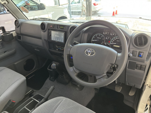 Toyota Land cruiser S/cab V8 diesel in Namibia