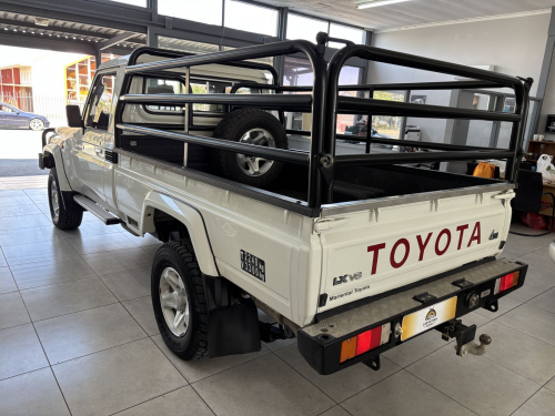 Toyota Land cruiser S/cab V8 diesel in Namibia
