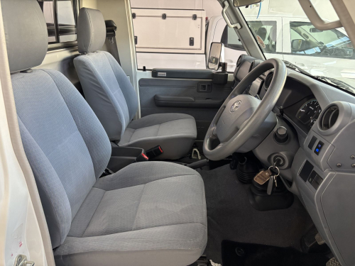 Toyota Land cruiser S/cab V8 diesel in Namibia