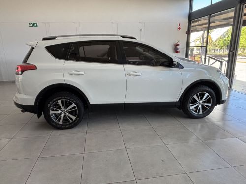 Toyota Toyota Rav4 2.0 CVT in Namibia