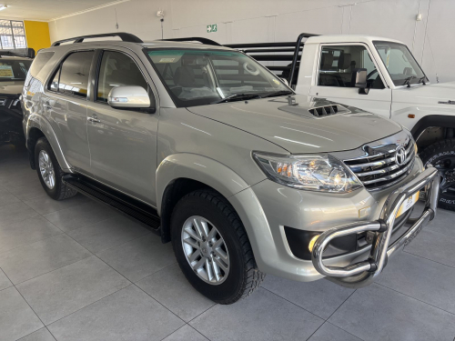 Toyota Fortuner 2.5 Vnt 2x4 A/t in Namibia