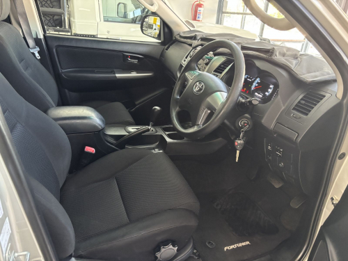 Toyota Fortuner 2.5 Vnt 2x4 A/t in Namibia