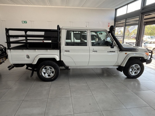 Toyota Land cruiser D/cab 4.5 V8 Diesel in Namibia