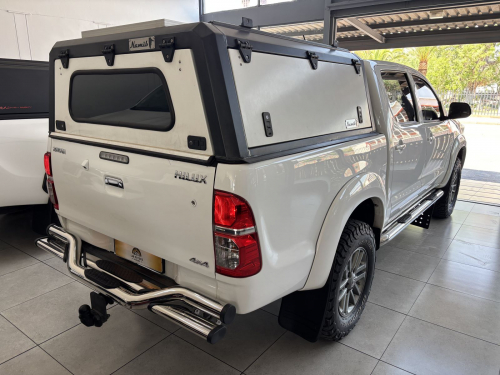 Toyota Hilux 4.0 V6 D/cab 4x4 A/t in Namibia