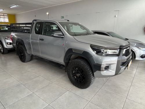 Pre-owned Toyota Hilux Legend 2.8 Ex/Cab 4x4 A/t for sale in 