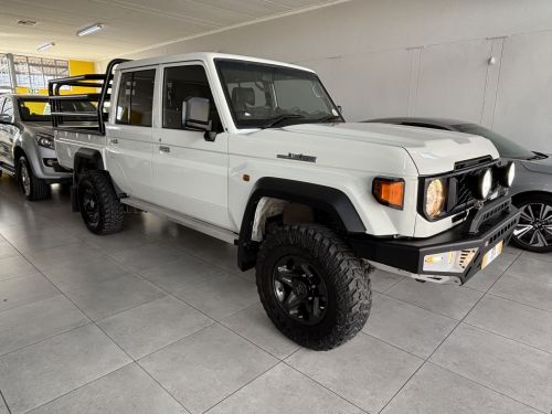 Pre-owned Toyota Land cruiser 2.8 D/cab 4x4 A/t for sale in 
