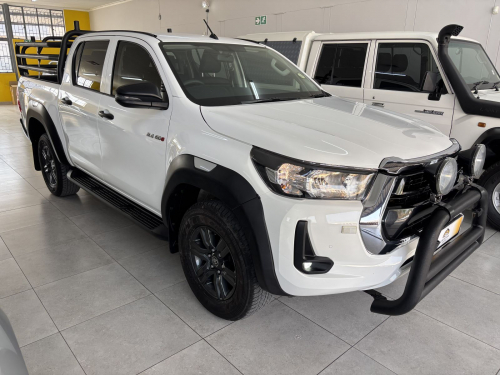 Toyota Hilux 2.4 D/cab 4x4 A/t in Namibia