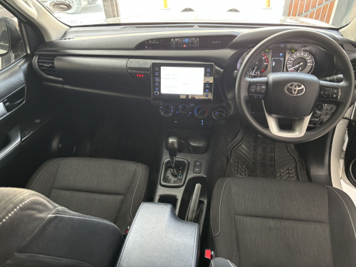 Toyota Hilux 2.4 D/cab 4x4 A/t in Namibia