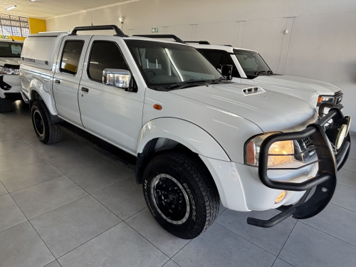 Used Nissan Np 300 D/cab 2.5 diesel 4x4 M/t for sale in Gobabis