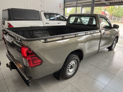 Toyota Hilux 2.0 VVTI 2x4 S/cab in Namibia