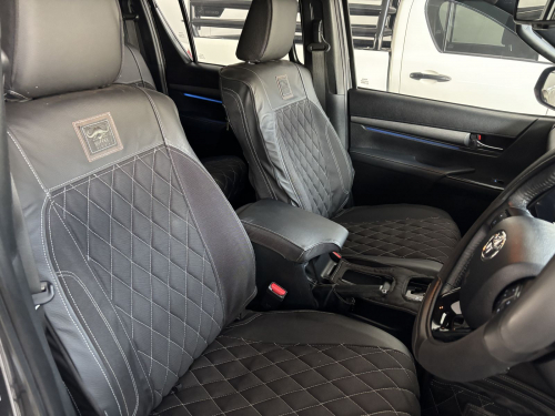 Toyota Hilux 2.8 Legend D/cab 4x4 A/t in Namibia