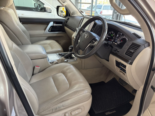 Toyota 200 VXR 4.5 Diesel A/t in Namibia