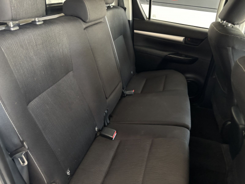 Toyota Hilux D/cab 2.4 M/t 2x4 in Namibia