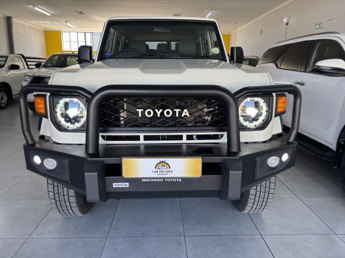 Toyota Land Cruiser 76 series 2.8 Gd6 Vx A/t in Namibia